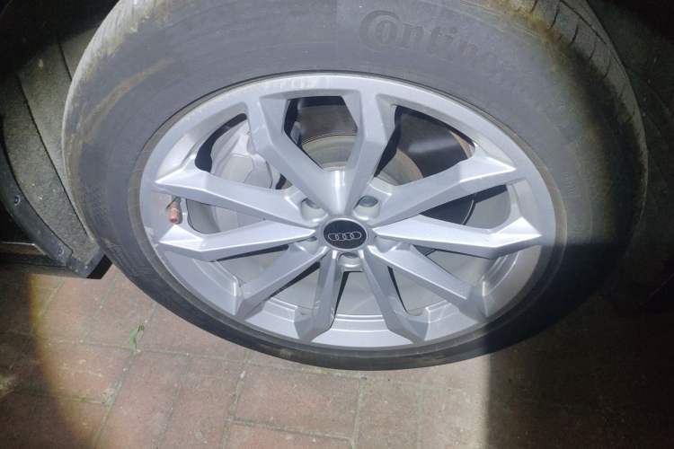 Used Audi A6L 2023 40 TFSI Luxury Prestige Edition Right Front Wheel Hub