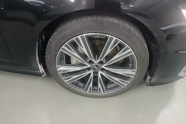 Used Audi A6L 2023 45 TFSI quattro Prestige Dynamic Edition Right Front Wheel Hub