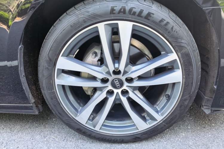 Used Audi A6L 2023 Revised 40 TFSI Luxury Dynamic Edition Right Front Wheel Hub