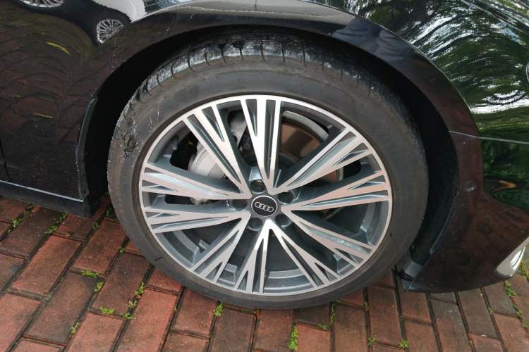 Used Audi A6L 2023 45 TFSI quattro Prestige Dynamic Edition Right Front Wheel Hub
