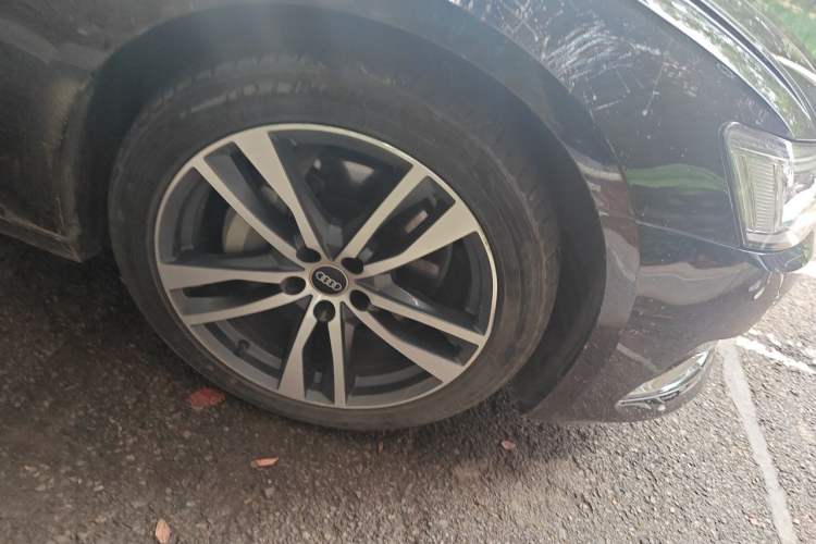 Used Audi A6L 2023 45 TFSI Prestige Elegant Edition Right Front Wheel Hub