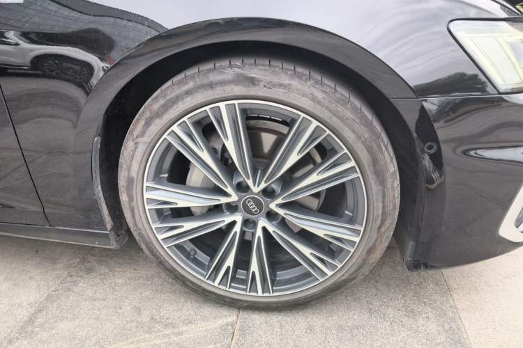 Used Audi A6L 2023 45 TFSI Prestige Dynamic Edition Right Front Wheel Hub