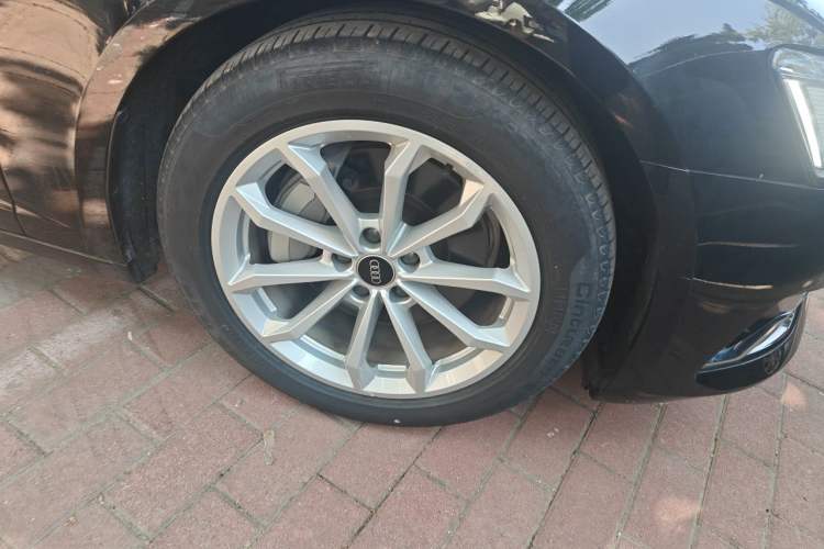 Used Audi A6L 2023 40 TFSI Luxury Prestige Edition Right Front Wheel Hub