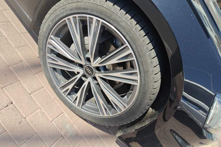Used Audi A6L 2023 Revised 40 TFSI Luxury Dynamic Edition Right Front Wheel Hub