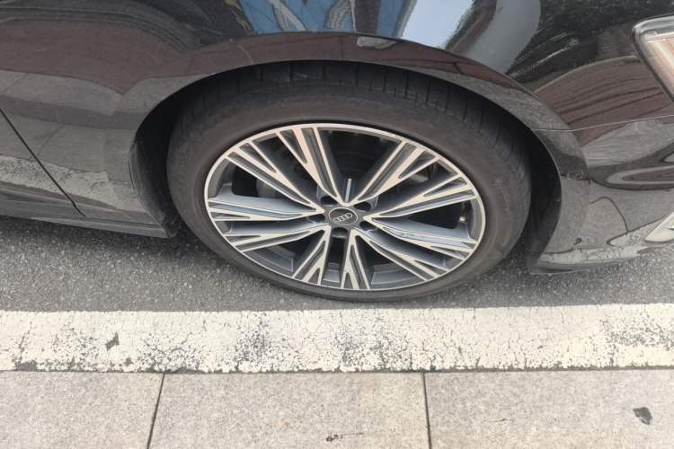 Used Audi A6L 2023 Revised 45 TFSI Prestige Dynamic Edition Right Front Wheel Hub