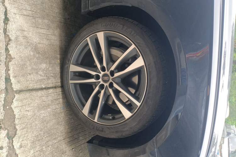 Used Audi A6L 2023 40 TFSI Luxury Dynamic Model Right Front Wheel Hub