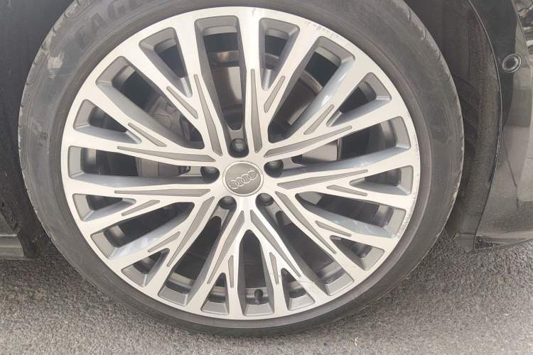 Used Audi A6L 2023 45 TFSI quattro Prestige Dynamic Edition Right Front Wheel Hub
