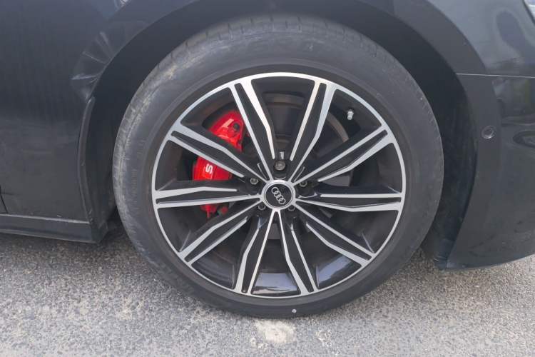 Used Audi A6L 2023 Revised 45 TFSI Prestige Dynamic Edition Right Front Wheel Hub