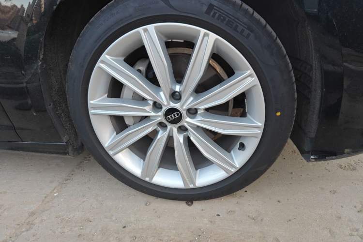 Used Audi A6L 2023 45 TFSI Prestige Elegant Edition Right Front Wheel Hub