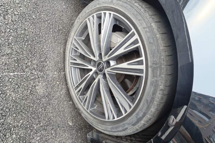 Used Audi A6L 2023 Revised 45 TFSI Prestige Dynamic Edition Right Front Wheel Hub