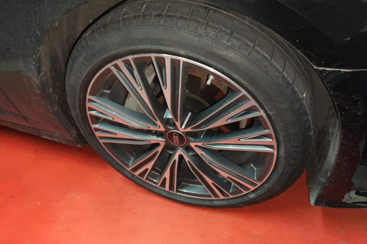 Used Audi A6L 2023 Revised 45 TFSI Prestige Dynamic Edition Right Front Wheel Hub