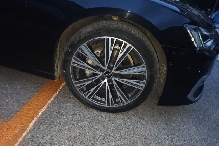 Used Audi A6L 2023 Revised 45 TFSI Prestige Dynamic Edition Right Front Wheel Hub