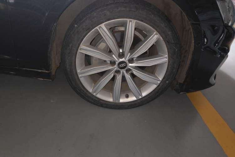 Used Audi A6L 2023 45 TFSI Prestige Dynamic Edition Right Front Wheel Hub