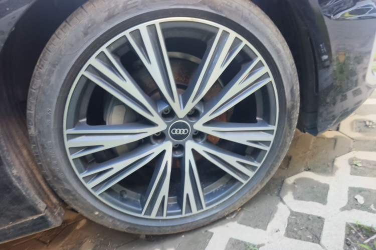 Used Audi A6L 2023 45 TFSI Prestige Elegant Edition Right Front Wheel Hub