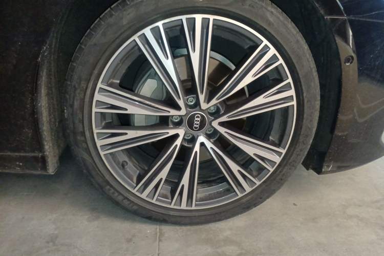 Used Audi A6L 2023 Revised 45 TFSI Prestige Dynamic Edition Right Front Wheel Hub