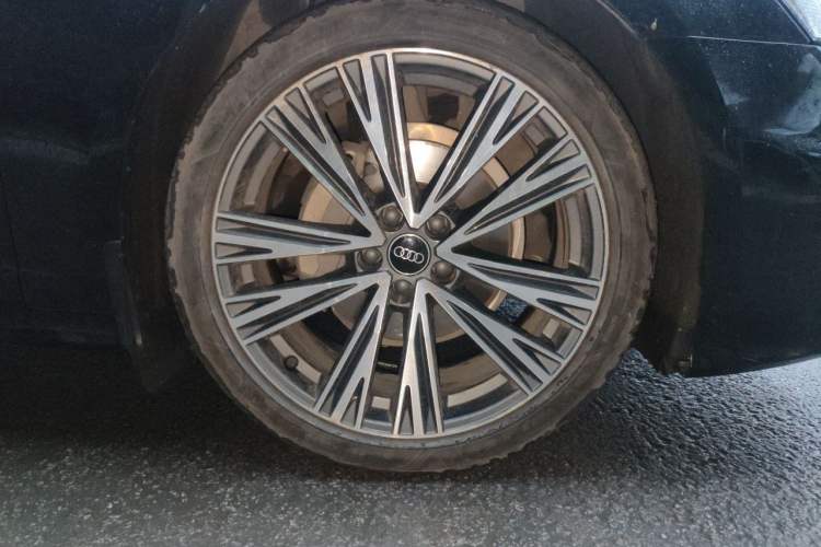 Used Audi A6L 2023 40 TFSI Luxury Dynamic Model Right Front Wheel Hub