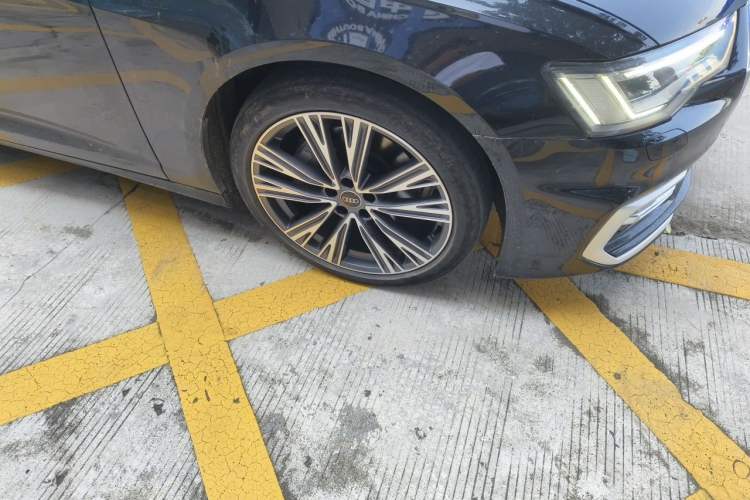 Used Audi A6L 2023 Revised 45 TFSI Prestige Dynamic Edition Right Front Wheel Hub