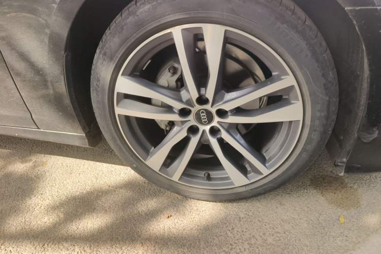 Used Audi A6L 2023 40 TFSI Luxury Dynamic Model Right Front Wheel Hub
