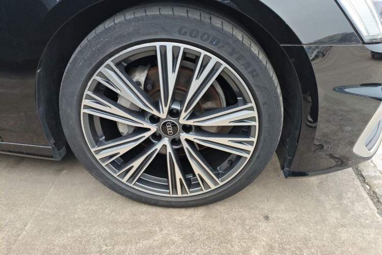 Used Audi A6L 2023 40 TFSI Luxury Dynamic Model Right Front Wheel Hub
