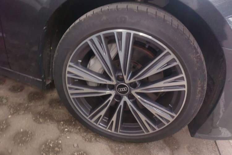 Used Audi A6L 2023 55 TFSI quattro Flagship Dynamic Edition Right Front Wheel Hub