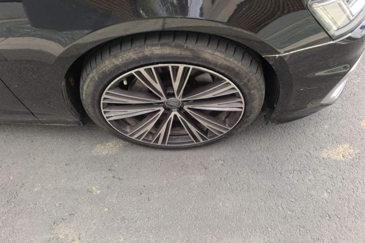 Used Audi A6L 2023 40 TFSI Luxury Dynamic Model Right Front Wheel Hub