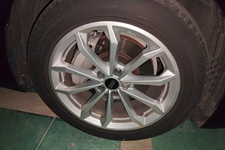 Used Audi A6L 2023 40 TFSI Luxury Prestige Edition Right Front Wheel Hub