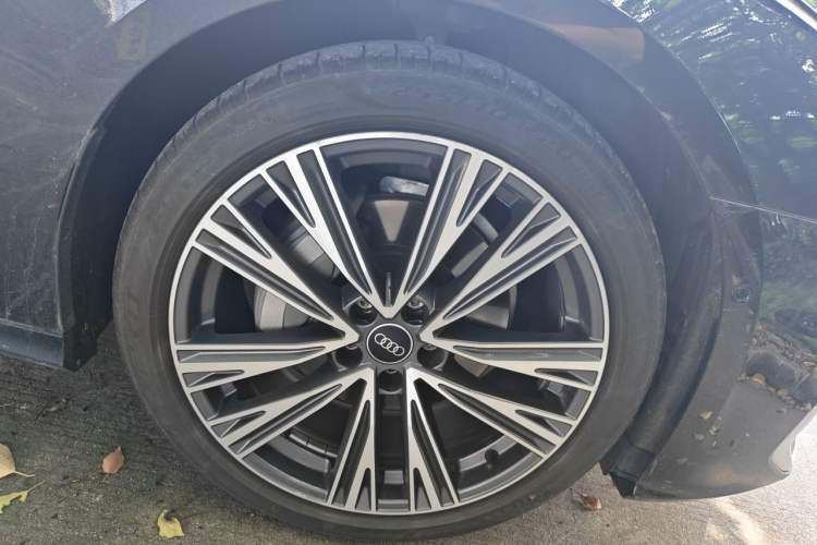 Used Audi A6L 2023 Revised 45 TFSI Prestige Dynamic Edition Right Front Wheel Hub