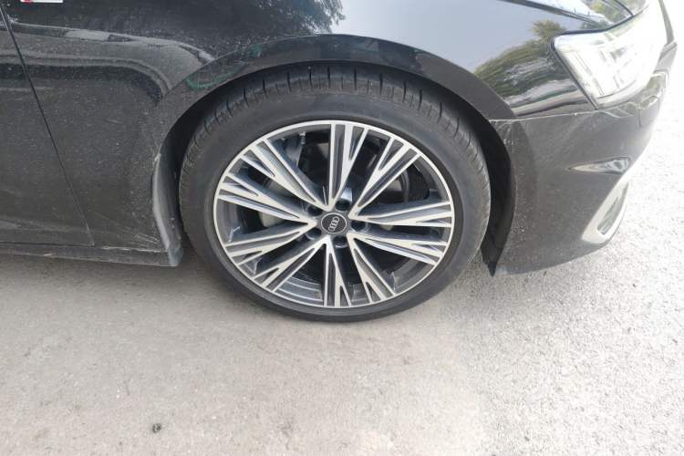 Used Audi A6L 2023 40 TFSI Luxury Dynamic Model Right Front Wheel Hub