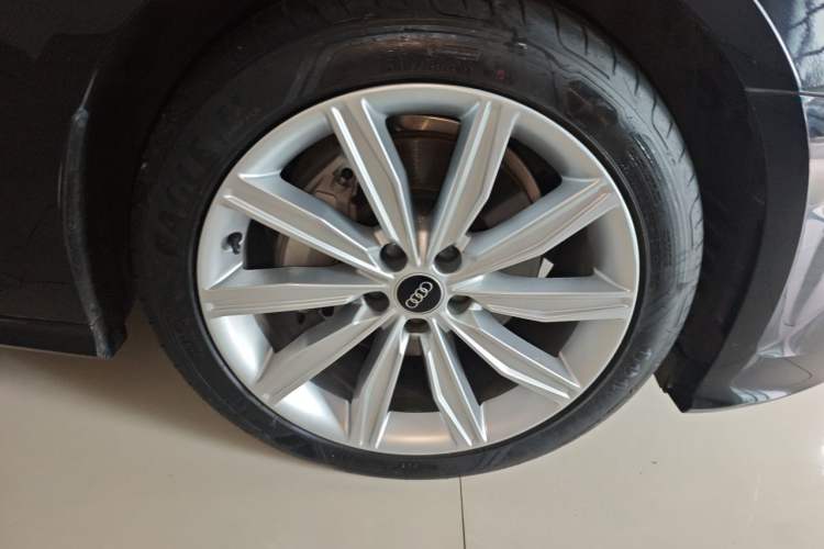 Used Audi A6L 2023 Revised 45 TFSI Prestige Dynamic Edition Right Front Wheel Hub
