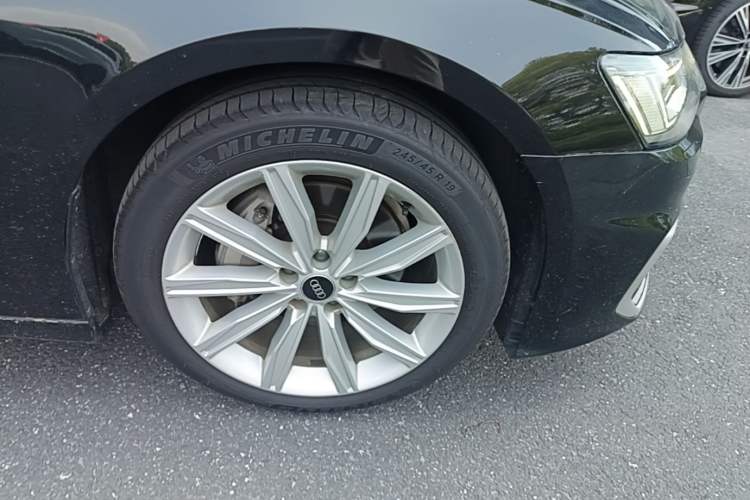 Used Audi A6L 2023 45 TFSI Prestige Dynamic Edition Right Front Wheel Hub