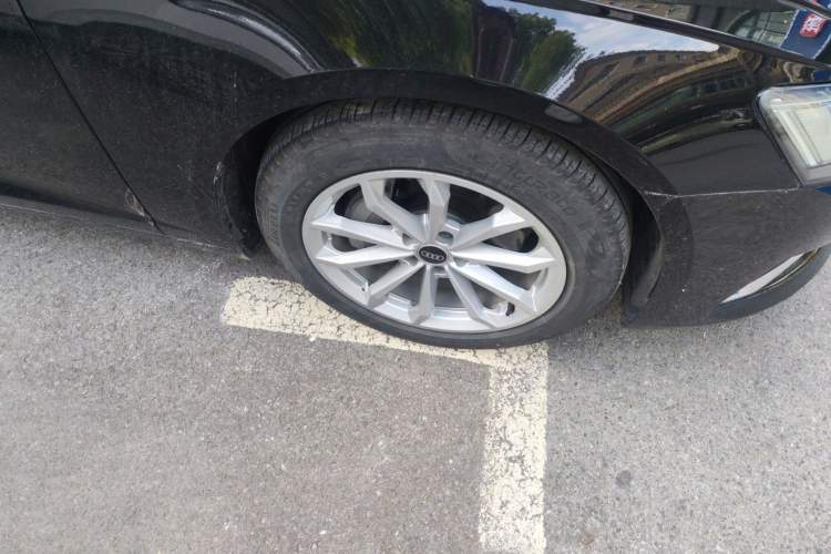 Used Audi A6L 2023 40 TFSI Luxury Prestige Edition Right Front Wheel Hub