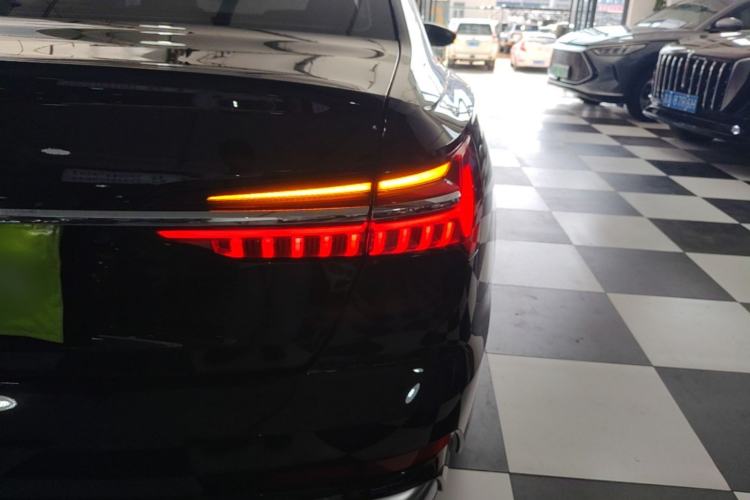 Used Audi A6L 2023 Revised Edition 45 TFSI quattro Prestige Dynamic Version Right Rear Taillight