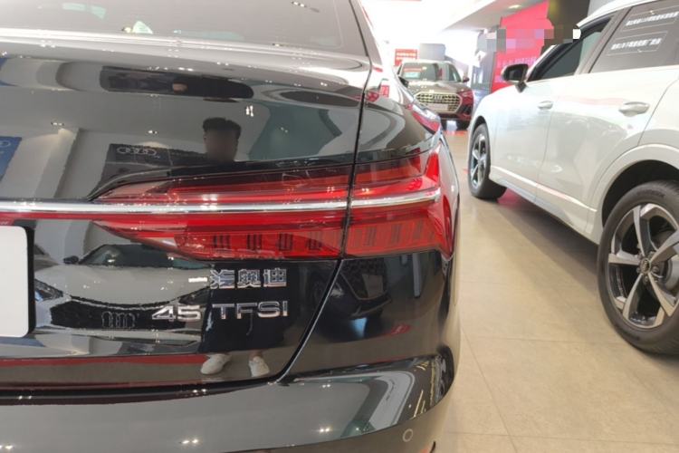 Used Audi A6L 2023 Revised 40 TFSI Luxury Dynamic Edition Right Rear Taillight