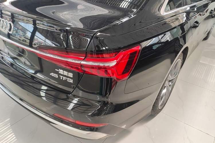 Used Audi A6L 2023 40 TFSI Luxury Dynamic Model Right Rear Taillight