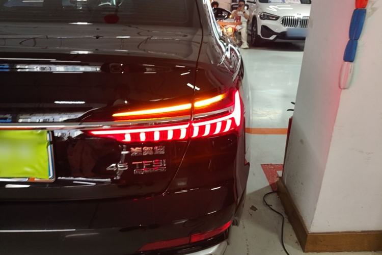 Used Audi A6L 2023 Revised Edition 45 TFSI quattro Prestige Dynamic Version Right Rear Taillight