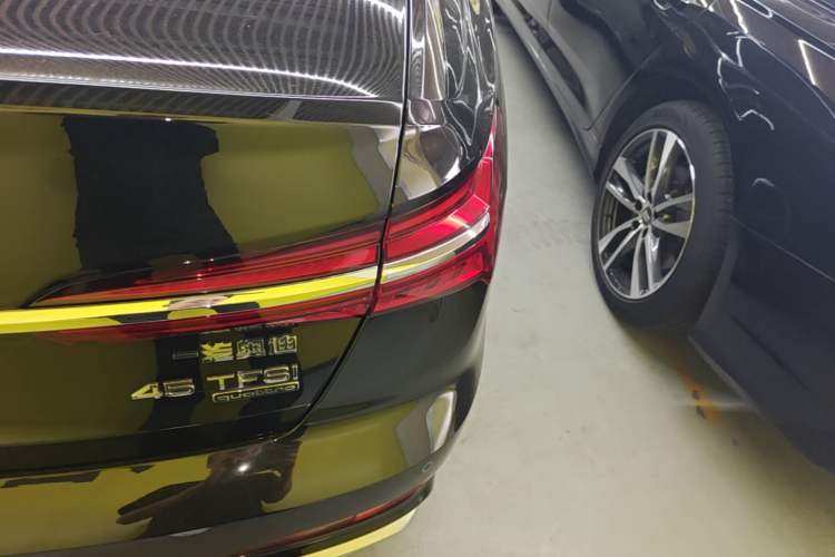 Used Audi A6L 2023 Revised Edition 45 TFSI quattro Prestige Dynamic Version Right Rear Taillight