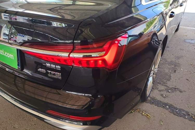 Used Audi A6L 2023 Revised Edition 45 TFSI quattro Prestige Dynamic Version Right Rear Taillight