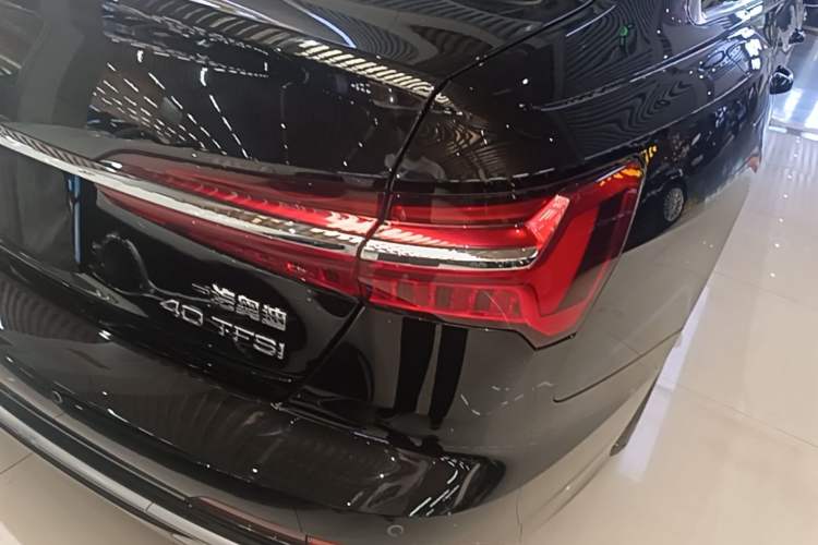 Used Audi A6L 2023 40 TFSI Luxury Dynamic Model Right Rear Taillight