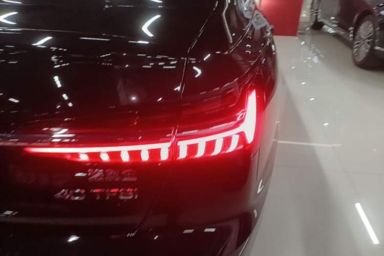 Used Audi A6L 2023 40 TFSI Luxury Dynamic Model Right Rear Taillight