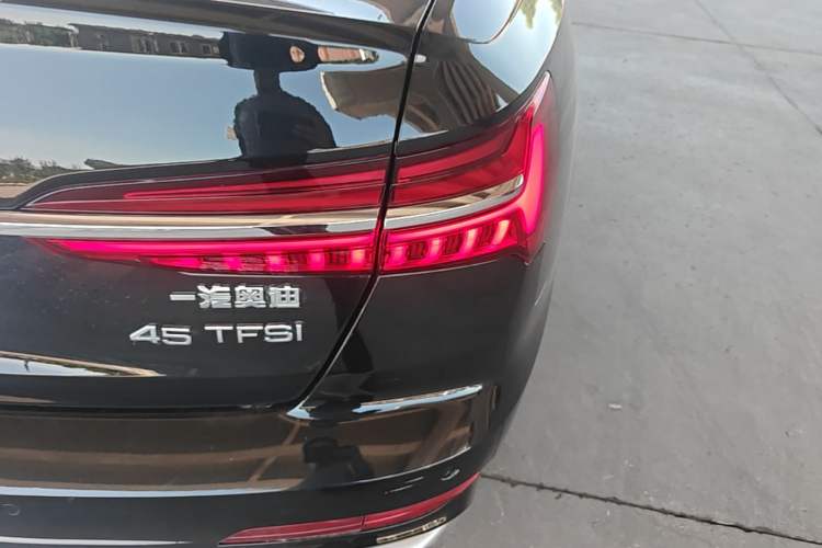 Used Audi A6L 2023 Revised 40 TFSI Luxury Dynamic Edition Right Rear Taillight