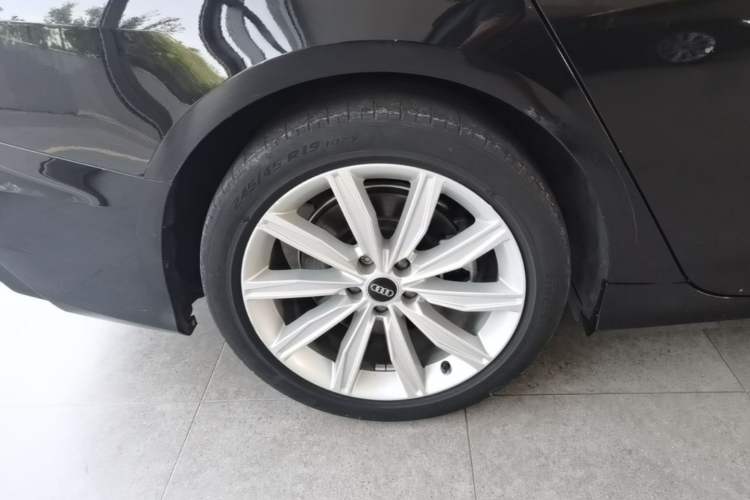 Used Audi A6L 2023 45 TFSI Prestige Dynamic Edition Right Rear Wheel Hub