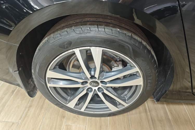 Used Audi A6L 2023 Revised 40 TFSI Luxury Dynamic Edition Right Rear Wheel Hub