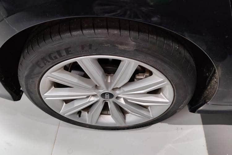 Used Audi A6L 2023 45 TFSI Prestige Dynamic Edition Right Rear Wheel Hub