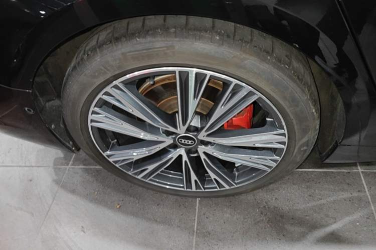 Used Audi A6L 2023 55 TFSI quattro Prestige Edition Right Rear Wheel Hub