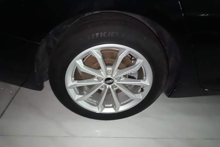 Used Audi A6L 2023 40 TFSI Luxury Prestige Edition Right Rear Wheel Hub