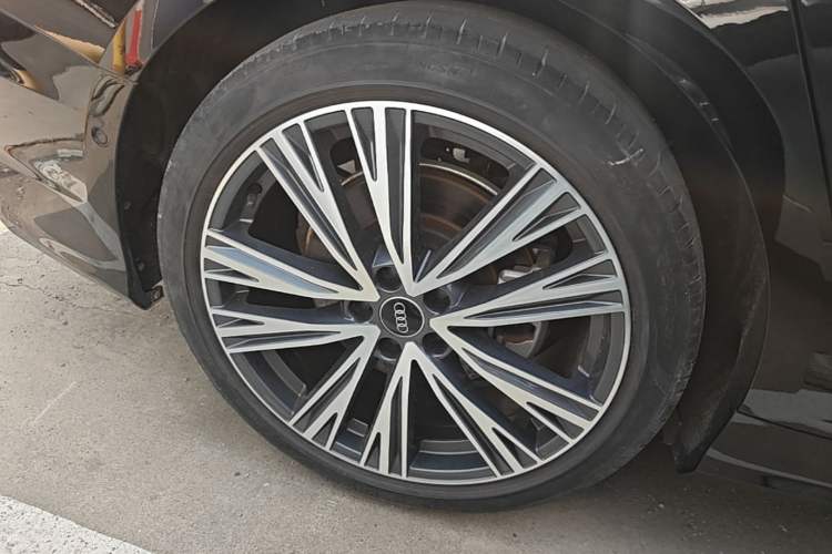 Used Audi A6L 2023 45 TFSI quattro Prestige Dynamic Edition Right Rear Wheel Hub