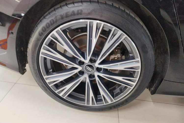 Used Audi A6L 2023 Revised 45 TFSI Prestige Dynamic Edition Right Rear Wheel Hub