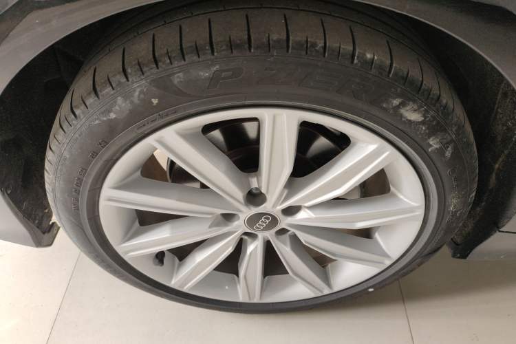 Used Audi A6L 2023 45 TFSI Prestige Dynamic Edition Right Rear Wheel Hub