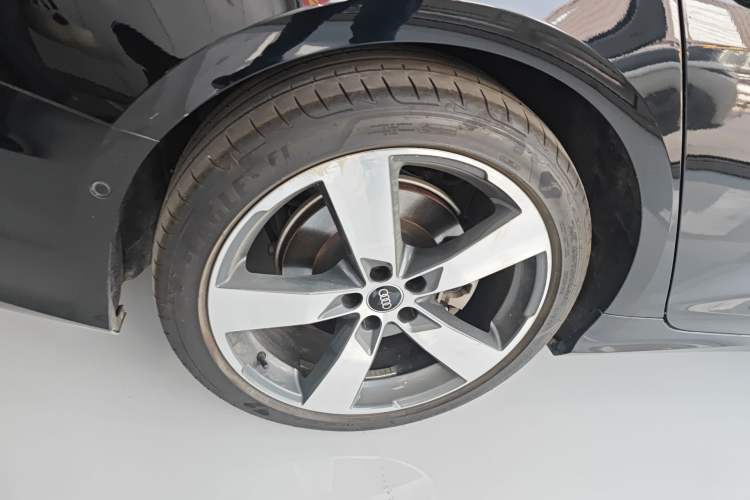 Used Audi A6L 2023 45 TFSI quattro Prestige Dynamic Edition Right Rear Wheel Hub