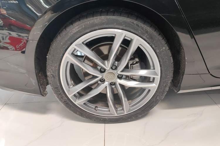Used Audi A6L 2023 40 TFSI Luxury Dynamic Model Right Rear Wheel Hub